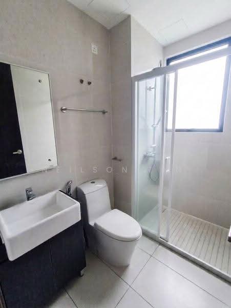 Condominium for Sale at Kings Bay @ Country Garden Danga Bay - Neilson Tan - Bathroom - PropertyGuru.com.my