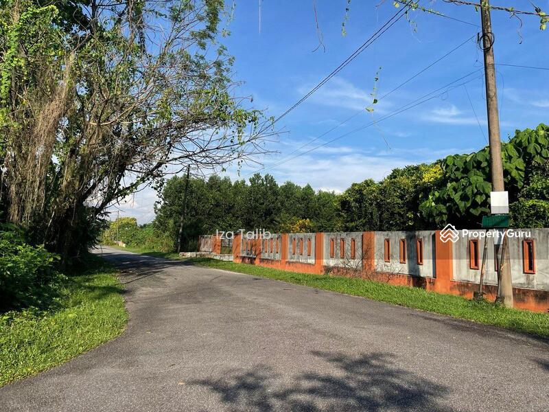 Untuk Dijual - RUMAH BANGLO DI TAMAN PEGAWAI KANAN KERAJAAN, TAIPING, PERAK