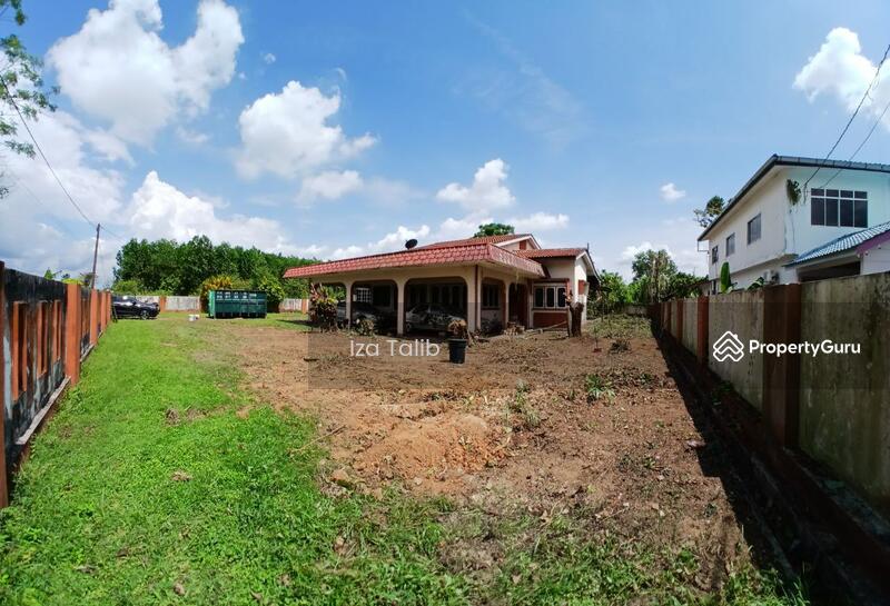 Untuk Dijual - RUMAH BANGLO DI TAMAN PEGAWAI KANAN KERAJAAN, TAIPING, PERAK