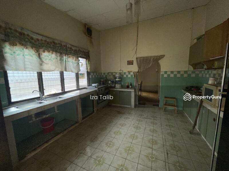 Untuk Dijual - RUMAH BANGLO DI TAMAN PEGAWAI KANAN KERAJAAN, TAIPING, PERAK