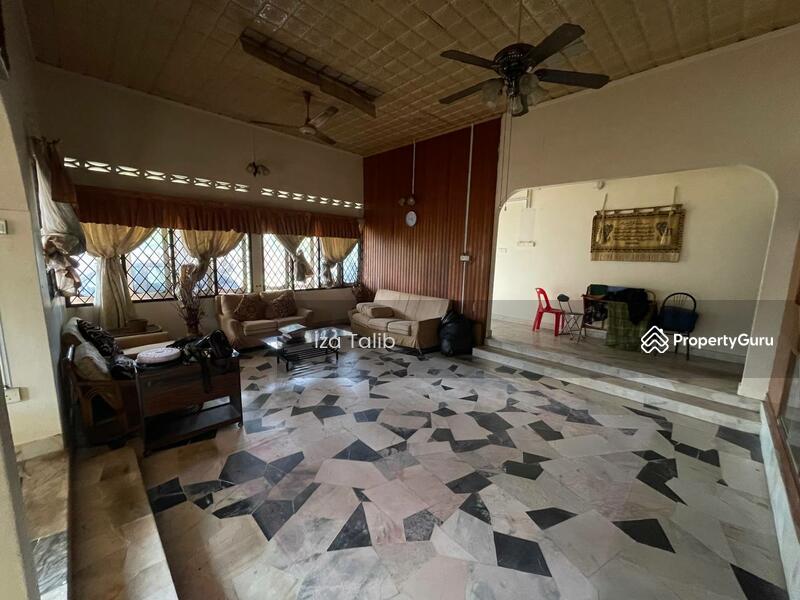 Untuk Dijual - RUMAH BANGLO DI TAMAN PEGAWAI KANAN KERAJAAN, TAIPING, PERAK