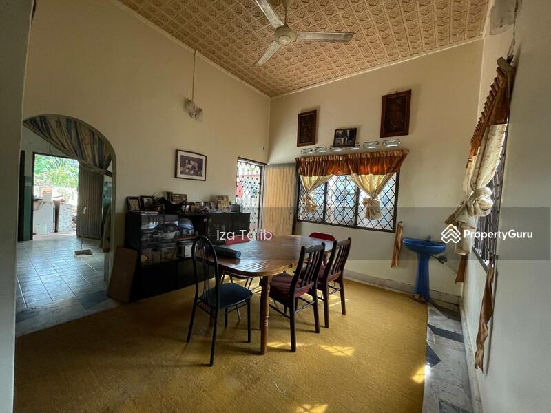 Untuk Dijual - RUMAH BANGLO DI TAMAN PEGAWAI KANAN KERAJAAN, TAIPING, PERAK