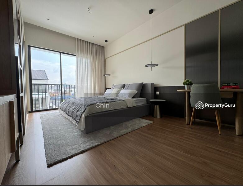 For Sale - Ready Unit 22x80 @ 18 mins to Serdang New Freehold 2 Sty Garden Home