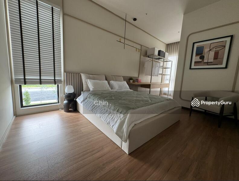 For Sale - Ready Unit 22x80 @ 18 mins to Serdang New Freehold 2 Sty Garden Home