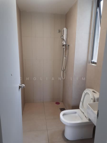 Condominium for Rent at Kenwingston Platz - Cholian Lim - Common Bathroom - PropertyGuru.com.my