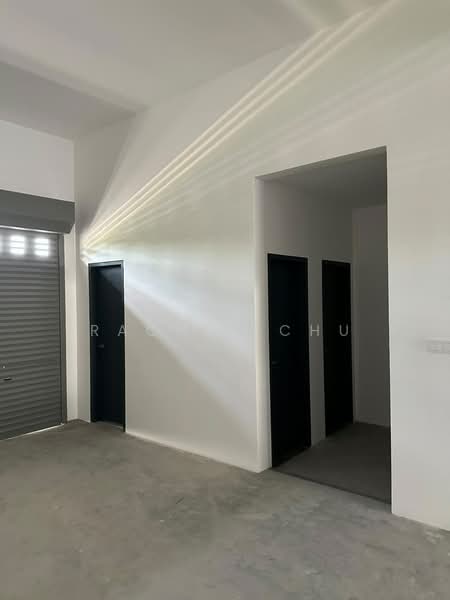 Shop for Rent in Bandar Serenia (Dengkil) - Rachel Chu - Interior - PropertyGuru.com.my
