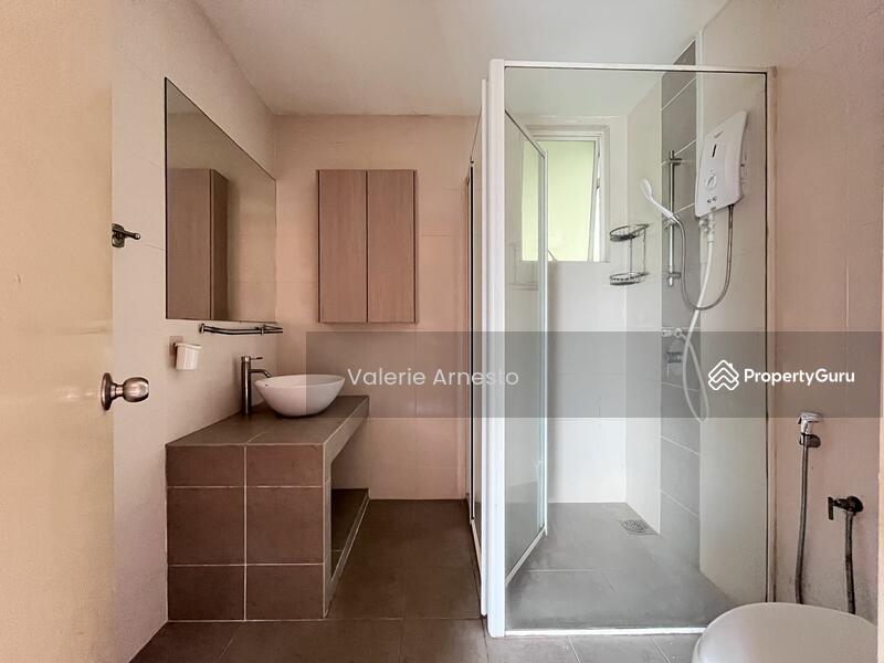 Service Residence for Sale at Subang Olives Residence - Valerie Arnesto - Master Bathroom - PropertyGuru.com.my