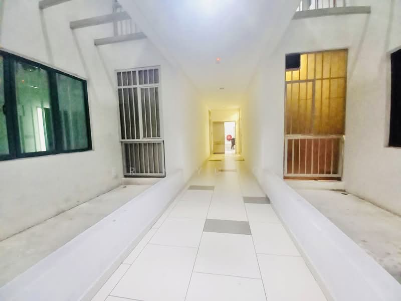 Servis Apartment untuk Dijual di Almyra Residences - Erin Yusof - Corridor - PropertyGuru.com.my