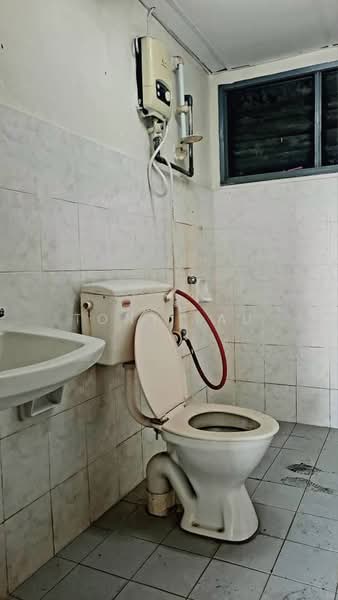 Apartment for Sale at Idaman Sutera - Tony Lau - Bathroom - PropertyGuru.com.my