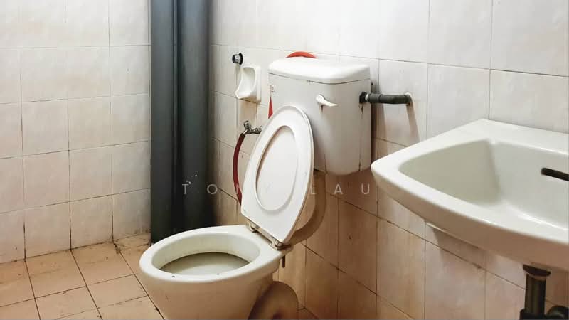 Apartment for Sale at Idaman Sutera - Tony Lau - Bathroom - PropertyGuru.com.my