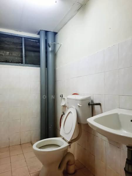 Apartment for Sale at Idaman Sutera - Tony Lau - Bathroom - PropertyGuru.com.my