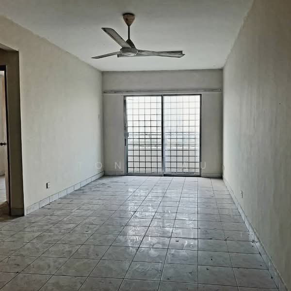Apartment for Sale at Idaman Sutera - Tony Lau - Living Room - PropertyGuru.com.my