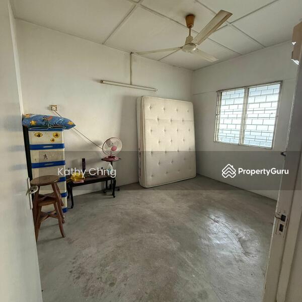 For Sale - Gat Lebuh Macallum
