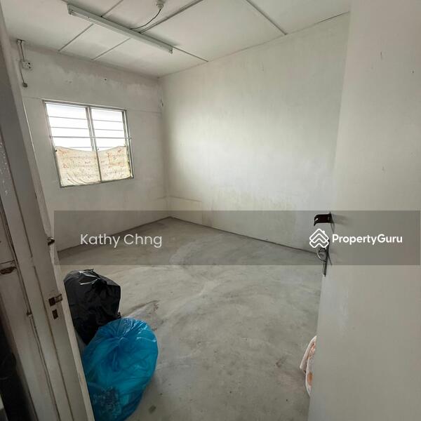 For Sale - Gat Lebuh Macallum