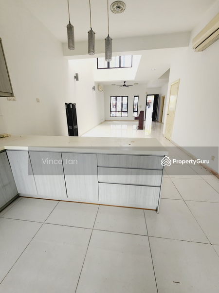 Rumah Teres 3 Tingkat untuk Dijual di Valencia (Sungai Buloh) - Vince Tan - PropertyGuru.com.my