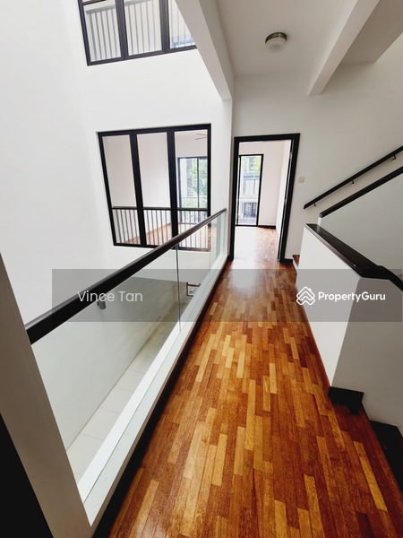 Rumah Teres 3 Tingkat untuk Dijual di Valencia (Sungai Buloh) - Vince Tan - PropertyGuru.com.my