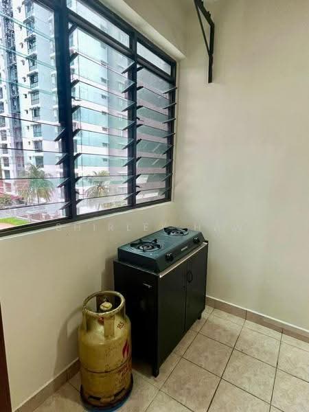 Kondominium untuk Disewa di Molek Pine 1 - Shirley Haw - Kitchen - PropertyGuru.com.my