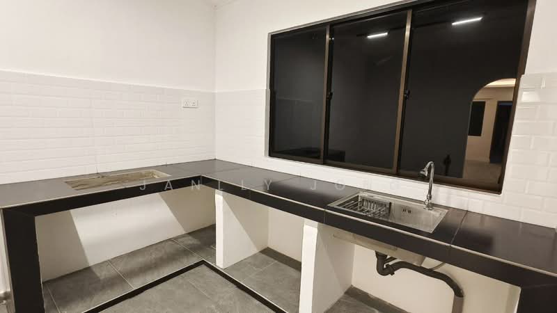 Rumah Teres 1 Tingkat untuk Disewa di Taman Universiti (Skudai) - Janlly Jong - Kitchen - PropertyGuru.com.my