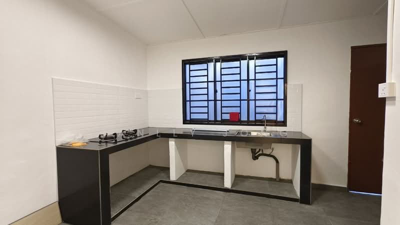 Rumah Teres 1 Tingkat untuk Disewa di Taman Universiti (Skudai) - Janlly Jong - Kitchen - PropertyGuru.com.my