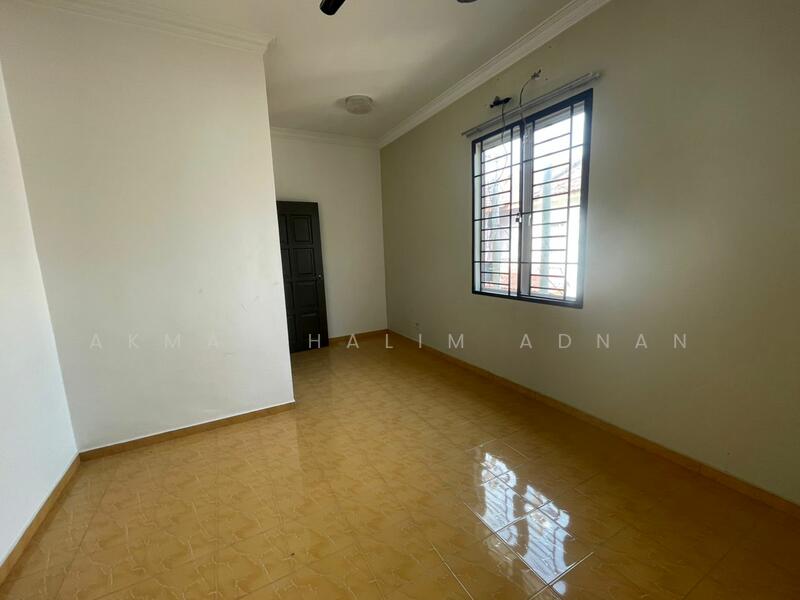 Untuk Dijual - Kuala Selangor,2-storey semi-d, renovated, near Malawati stadium.