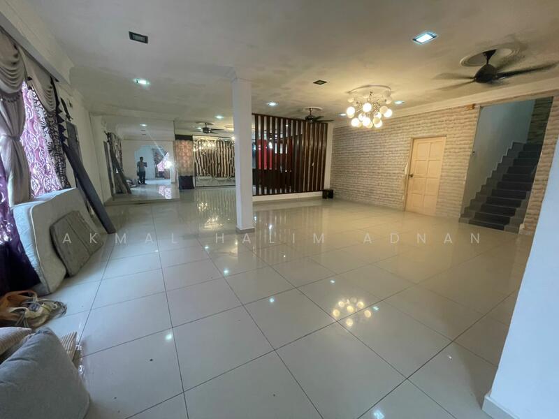 Untuk Dijual - Kuala Selangor,2-storey semi-d, renovated, near Malawati stadium.