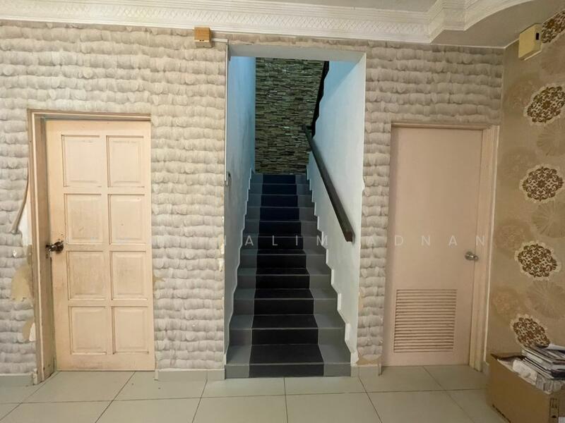 Untuk Dijual - Kuala Selangor,2-storey semi-d, renovated, near Malawati stadium.