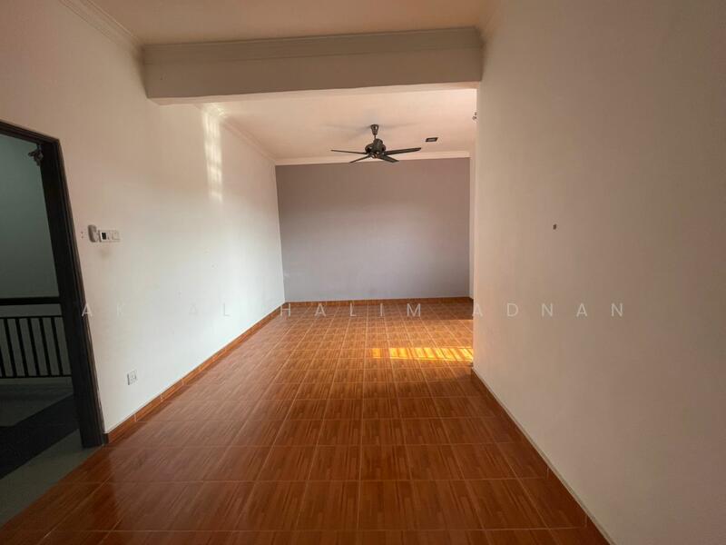 Untuk Dijual - Kuala Selangor,2-storey semi-d, renovated, near Malawati stadium.