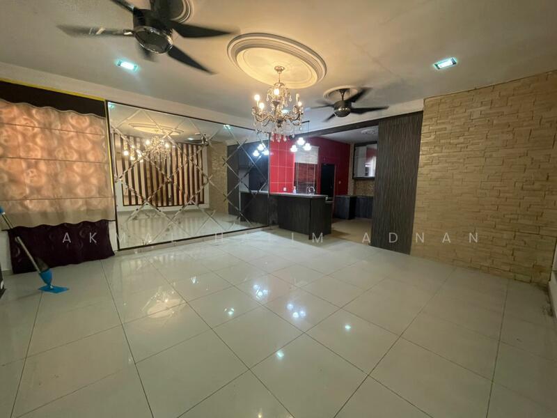 Untuk Dijual - Kuala Selangor,2-storey semi-d, renovated, near Malawati stadium.
