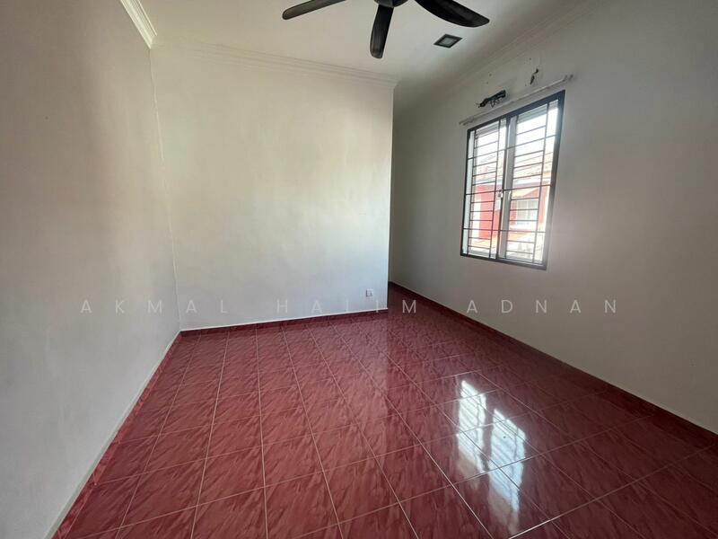 Untuk Dijual - Kuala Selangor,2-storey semi-d, renovated, near Malawati stadium.