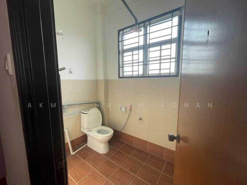 Untuk Dijual - Kuala Selangor,2-storey semi-d, renovated, near Malawati stadium.