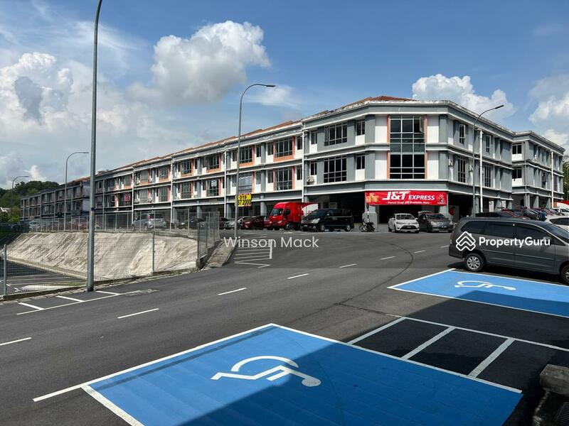 Untuk Disewa - Bandar Baru Salak Tinggi End Lot Shop