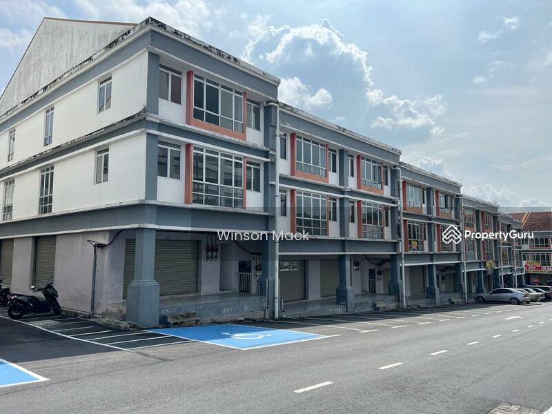 Untuk Disewa - Bandar Baru Salak Tinggi End Lot Shop