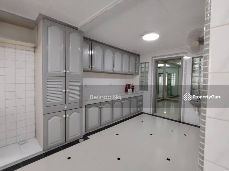 usj2 double storey house 5rooms 3baths partial furnished near sunway international school 0129136136