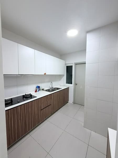 Service Residence for Sale at Seasons Amara Larkin - Alviss Tay - Kitchen - PropertyGuru.com.my