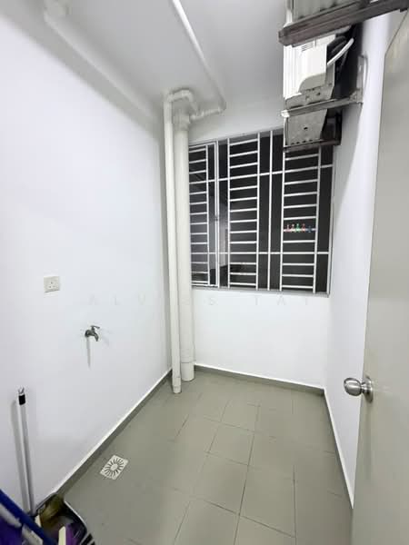 Service Residence for Sale at Seasons Amara Larkin - Alviss Tay - Interior - PropertyGuru.com.my