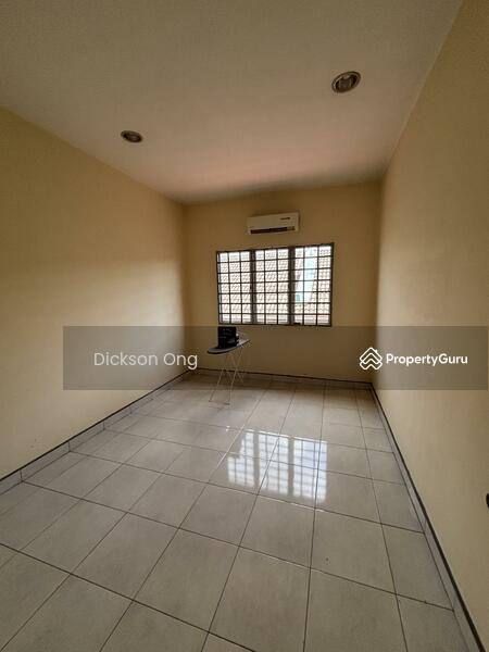 For Rent - Taman Seri Putra, Sungai Buloh, Corner Double storey house