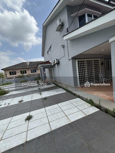 For Rent - Taman Seri Putra, Sungai Buloh, Corner Double storey house
