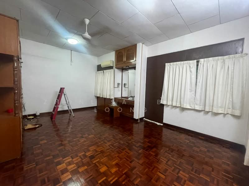 Terraced House for Sale in Kampung Sungai Nibong (Bayan Lepas) - Zhonl Saw Boon Loong - Bedroom - PropertyGuru.com.my