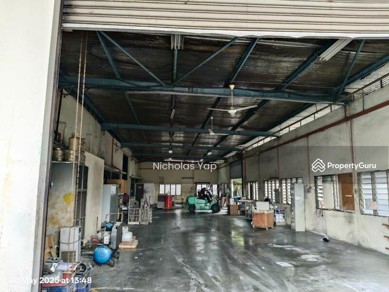 For Rent - 1.5 storey Corner factory warehouse @ bandar baru Bangi