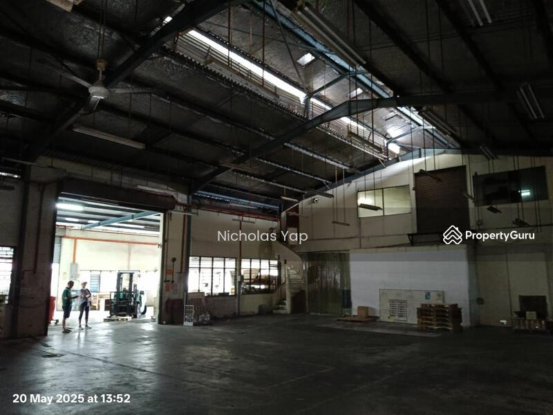 For Rent - 1.5 storey Corner factory warehouse @ bandar baru Bangi