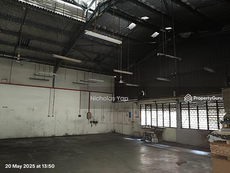 For Rent - 1.5 storey Corner factory warehouse @ bandar baru Bangi