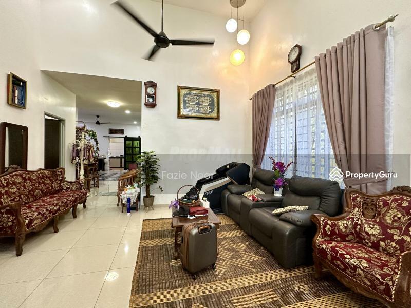 For Sale - Corner Lot Single Storey Bungalow @ Bukit Rambai Melaka