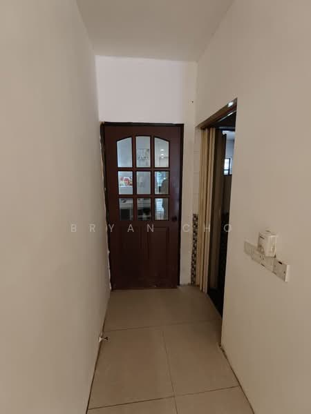 1-storey Terraced House for Sale in Taman Sri Serdang (Seri Kembangan) - Bryan Cho - Corridor - PropertyGuru.com.my