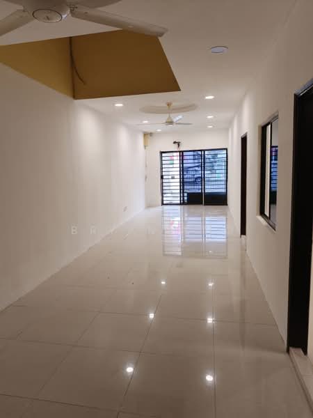 1-storey Terraced House for Sale in Taman Sri Serdang (Seri Kembangan) - Bryan Cho - Interior - PropertyGuru.com.my