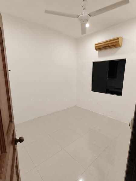 1-storey Terraced House for Sale in Taman Sri Serdang (Seri Kembangan) - Bryan Cho - Interior - PropertyGuru.com.my