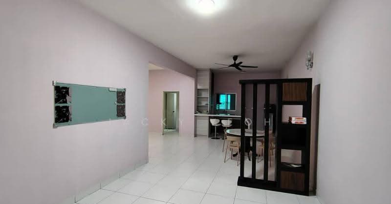 Kondominium untuk Disewa di Elit Heights @ Bayan City - Jacky Yeoh - Living Room - PropertyGuru.com.my