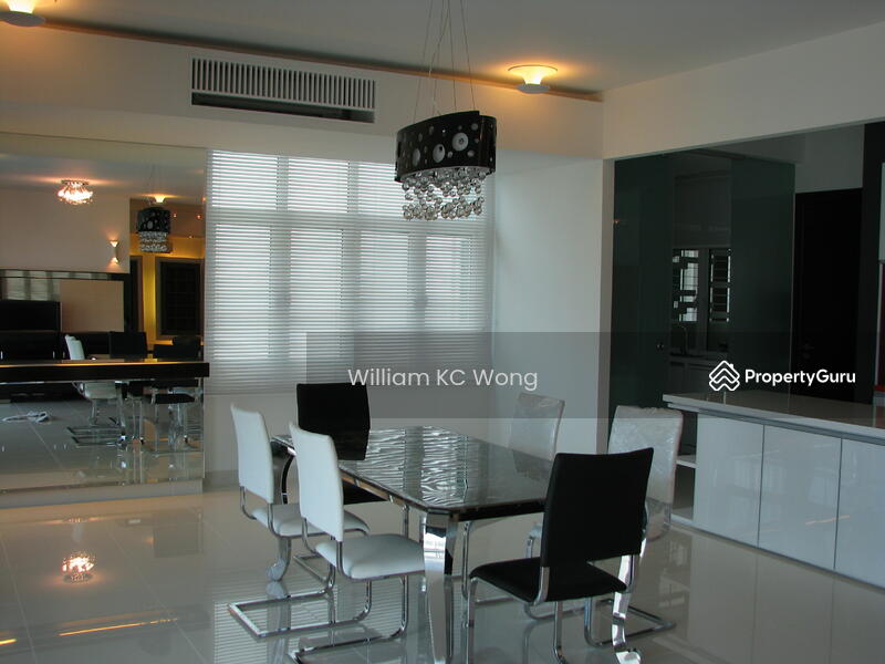 For Sale - Gurney Paragon