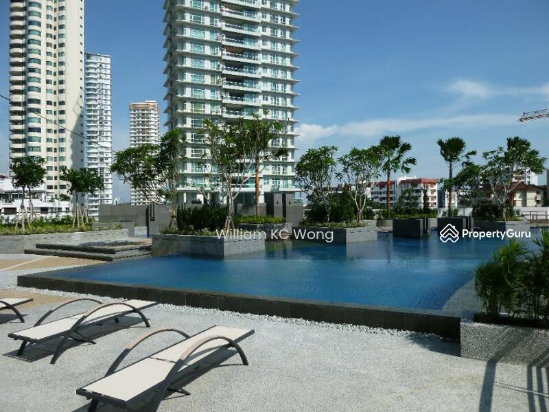 For Sale - Gurney Paragon