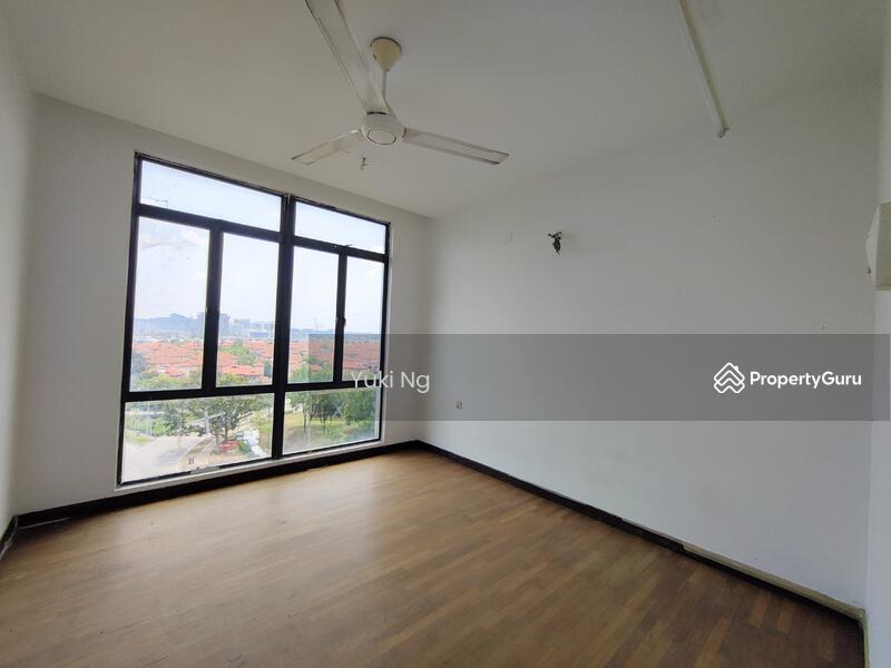 For Sale - Park Village Condominiums @ Precinct 15