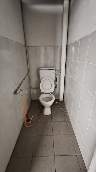 Shop / Office for Rent in Taman Skudai Baru (Skudai) - Eddie Lai - Bathroom - PropertyGuru.com.my